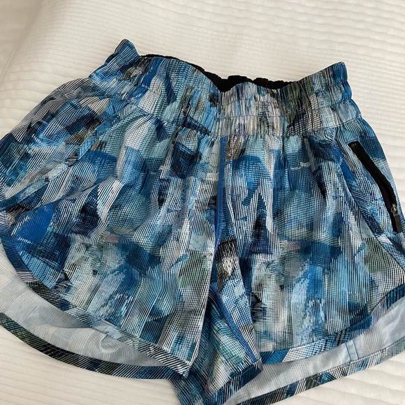 Lululemon - Picture 2 of 4